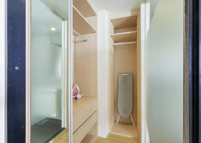 Apartment 2 Bedrooms, Downtown Bkk, Btsasok, Sukhumvit *
